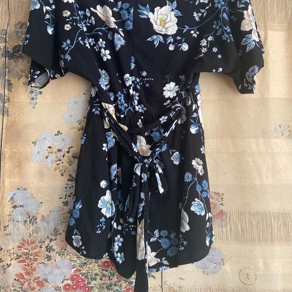 Floral romper - Picture 2 of 3
